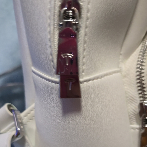 White Tesla mini brand backpack - Picture 7 of 16